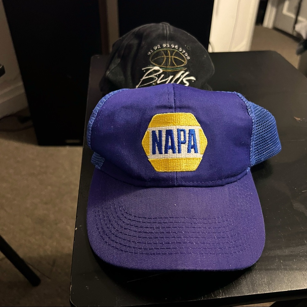 Vintage Chicago Bulls championships and Napa Know How hats